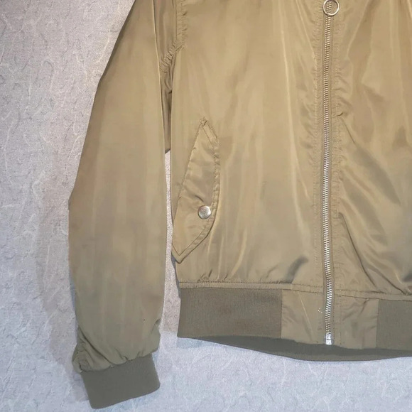 H&M Olive Green "La Vie Est Magique" Girl's Bomber Jacket Size US 10-11Y - Picture 6 of 16